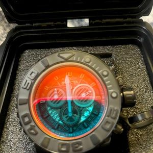 Rare Invicta Sea Hunter 72mm color changing dial see video